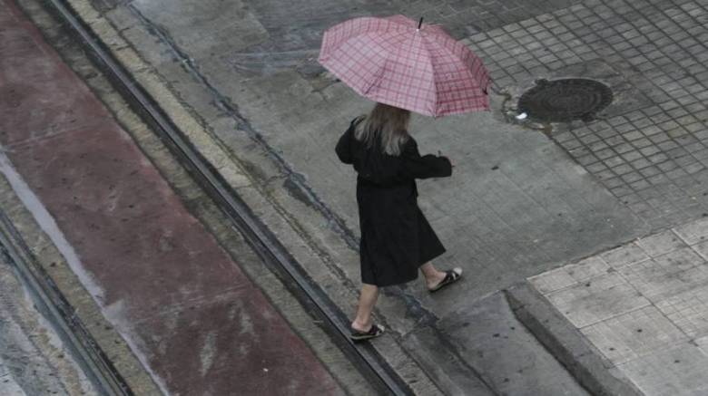 Βροχές και καταιγίδες την Τρίτη