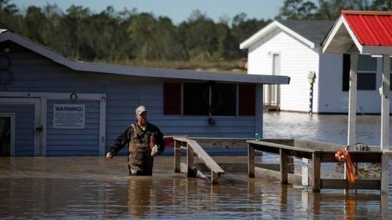 B. Καρολίνα: Εκατοντάδες εγκλωβισμένοι από το πέρασμα του Μάθιου