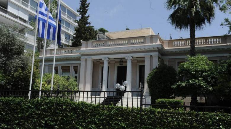 Μαξίμου: Δεν θα παραδώσουμε την χώρα στους πρόθυμους