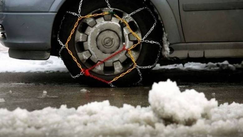 Με αλυσίδες η κυκλοφορία σε αρκετές περιοχές της Βόρειας Ελλάδας