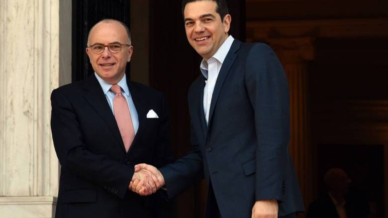 Τσίπρας στον Καζνέβ: Η Ελλάδα θα βγει πιο δυνατή από αυτή την κρίση (vid)