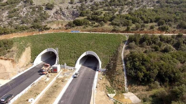 Έκλεισαν οι σήραγγες στα Τέμπη λόγω... ηλεκτρολογικών προβλημάτων