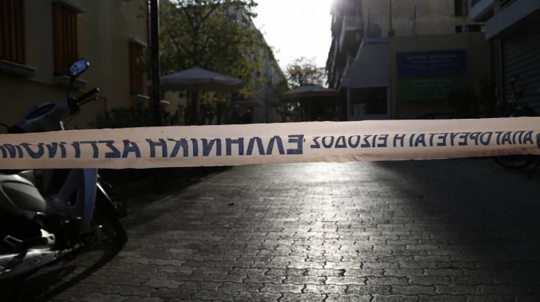 Χειροβομβίδα βρέθηκε σε αυλή σπιτιού στη Λάρισα