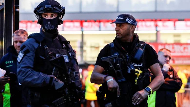 Μ. Βρετανία: Αυτοκίνητο που συνδέεται με την επίθεση στο Μάντσεστερ «ξεσκονίζουν» οι Αρχές