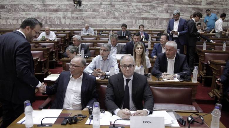 Πρόοδο στην ελληνική οικονομία βλέπουν πολλοί ευρωβουλευτές