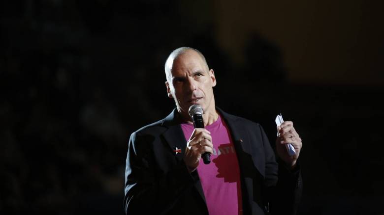 Βαρουφάκης: Μου πρότειναν να γίνω υπουργός, αφού παρουσίασα το σχέδιο παράλληλων πληρωμών (vid)