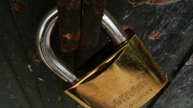 Βαριές καμπάνες σε όσους έσπαγαν τα λουκέτα της ΑΑΔΕ - Νέα πρόστιμα σε γνωστά στέκια