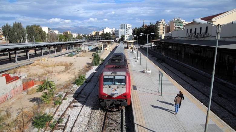 Χωρίς τρένα και προαστιακό την Πέμπτη