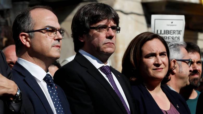 Δήμαρχος Βαρκελώνης κατά Πουτζντεμόν: Οδήγησε την Καταλονία «στην καταστροφή»