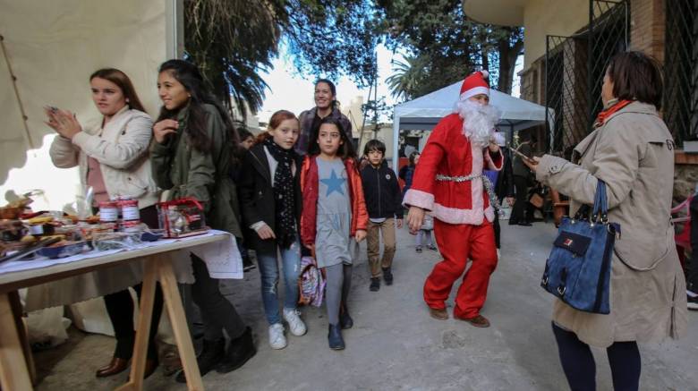 Μία Χριστουγεννιάτικη αγορά άνοιξε τις πόρτες της στην Αλγερία (pics)