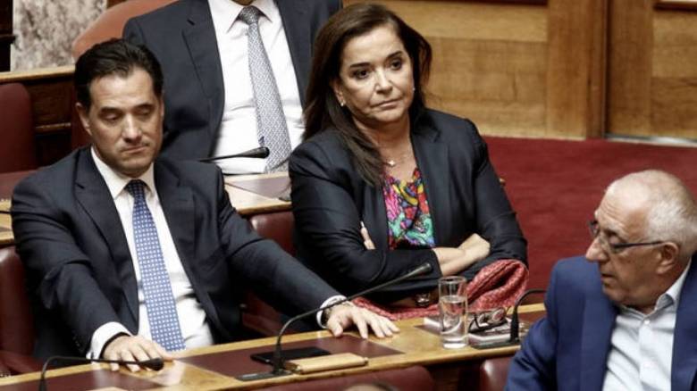 «Άδειασμα» Ντόρας για Άδωνι Γεωργιάδη