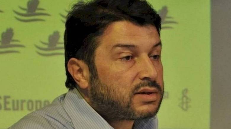 ΕΕ: Ανησυχητική η ανατροπή της απόφασης απελευθέρωσης του προέδρου της Διεθνούς Αμνηστίας