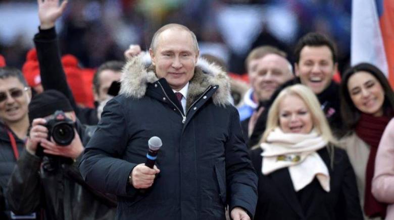 Υποσχέσεις Πούτιν για ένα «λαμπρό μέλλον» πριν τις προεδρικές εκλογές