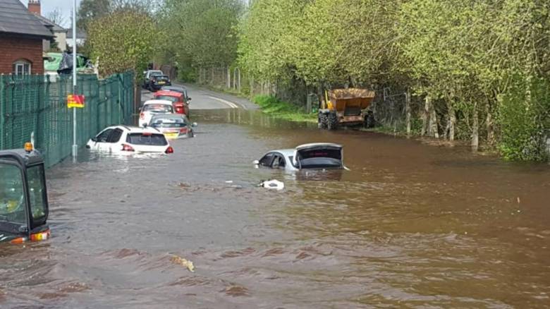 «Βούλιαξε» η Άγκυρα: Τραυματίες και υλικές ζημιές από ισχυρές βροχοπτώσεις