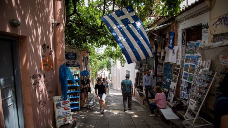 Το 60% των συναλλαγών των τουριστών γίνεται με κάρτες