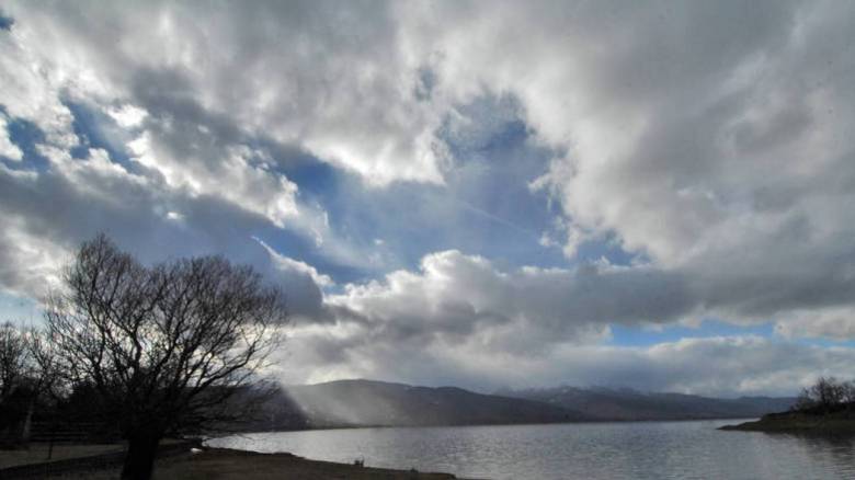 Καιρός: Γενικά αίθριος τη Δευτέρα με πιθανότητα βροχών στα ηπειρωτικά