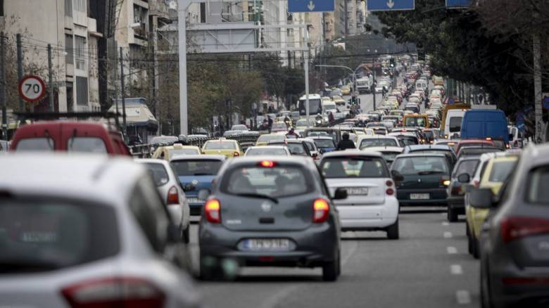 Πορεία εργαζομένων στα δημόσια νοσοκομεία – Κίνηση στους δρόμους στο κέντρο της Αθήνας