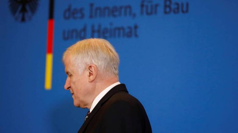 Γερμανία: Ο Ζεεχόφερ θέλει να παραιτηθεί από την ηγεσία του CSU