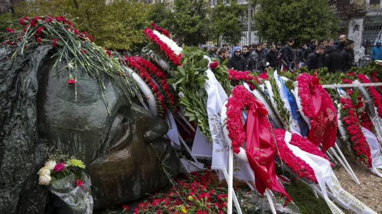 Πολυτεχνείο 2018: «Ελληνικέ λαέ μας σκοτώνουν. Κατέβα στους δρόμους», η Τόνια Μοροπούλου θυμάται