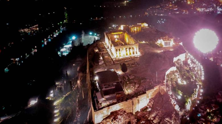 Πρωτοχρονιά: Φαντασμαγορικό σόου στην Αθήνα για την έλευση του 2019