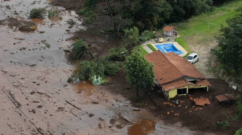 Βραζιλία: Ελάχιστες οι πιθανότητες να βρεθούν ζωντανοί οι εκατοντάδες αγνοούμενοι