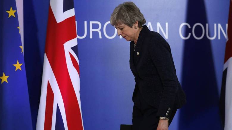 Brexit: Ο «βομβαρδισμός» και η «παγίδα» που έστησαν οι «27» στη Μέι