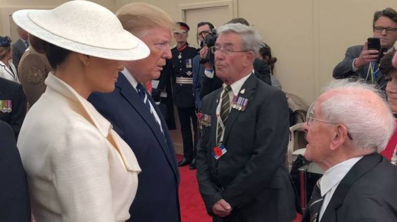 Απίστευτος βετεράνος ετών 93 έκανε καμάκι στη Μελάνια - Η αντίδραση του Τραμπ