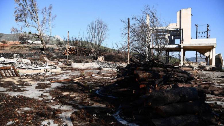 Καταγγελίες για καθυστερήσεις στην ανακατασκευή των σπιτιών στο Μάτι