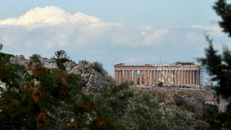 Καιρός: Παραμένει σε υψηλά για την εποχή επίπεδα η θερμοκρασία την Τρίτη