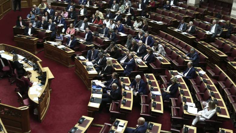 Σε εξέλιξη στη Βουλή η συζήτηση για το Αναπτυξιακό Νομοσχέδιο