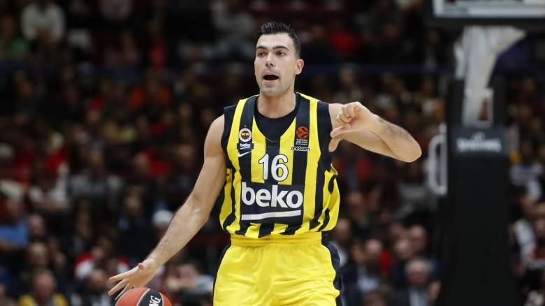 «Σκανδαλώδης κίνηση»: Επίθεση Τούρκων κατά του Σλούκα γιατί δεν κράτησε πανό για τον Ατατούρκ