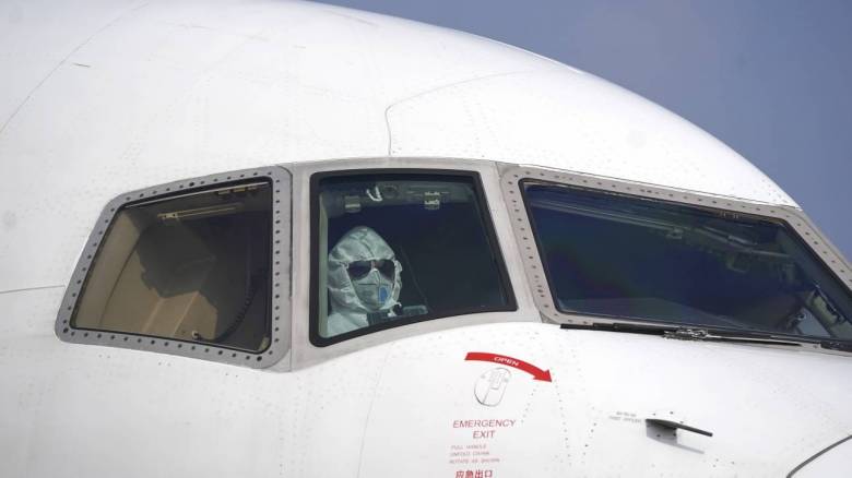 Κοροναϊός: Ένας Έλληνας ανάμεσα στους Ευρωπαίους επιβάτες της πτήσης από την Κίνα