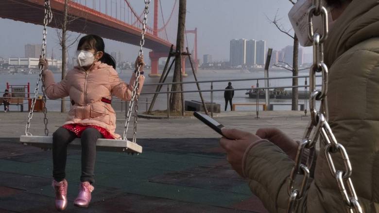 Κοροναϊός: «Σας παρακαλώ, πάρτε την κόρη μου»: H έκκληση μητέρας καρκινοπαθούς στην επαρχία Χουμπέι