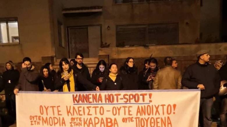 Αναβρασμός στη Μυτιλήνη και Χίο: «Μπλόκο» κατοίκων στην απόβαση αστυνομικών