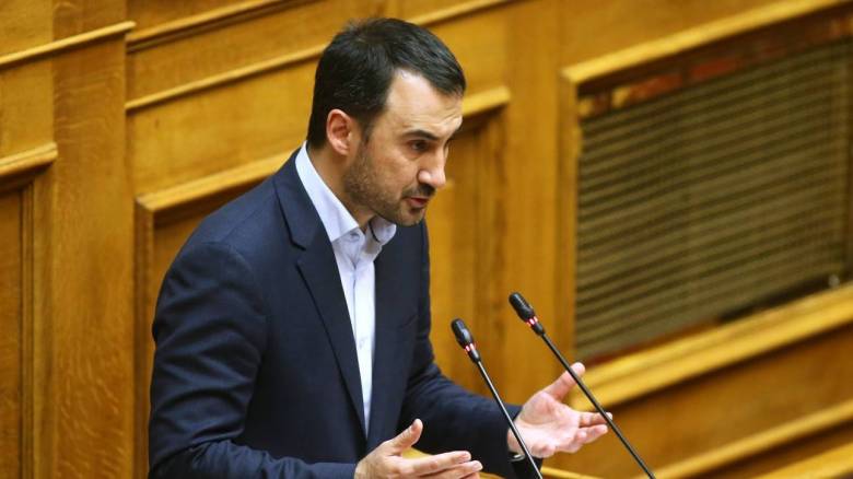 Χαρίτσης: Ο Μητσοτάκης δέχεται να γίνει η Ελλάδα αποθήκη ψυχών