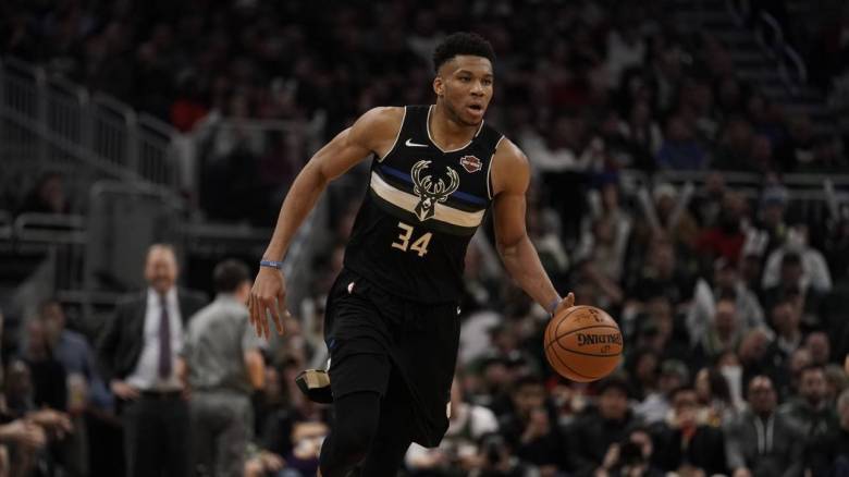 Γιάννης Αντετοκούνμπο: Αναδείχθηκε πολυτιμότερος παίκτης της εβδομάδας στην Ανατολή