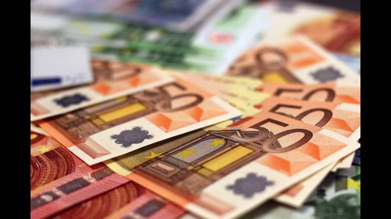 Πάτρα: Η οικιακή βοηθός έκλεβε τον εργοδότη της για 13 χρόνια - Χρυσές λίρες και 40.000 ευρώ η λεία