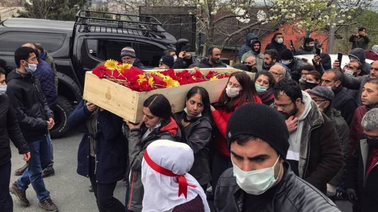 Τουρκία: Πέθανε από απεργία πείνας 28χρονη αριστερή τραγουδίστρια