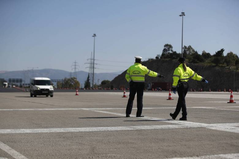 Κορωνοϊός: Το Πάσχα κρίνεται η διάρκεια των περιορισμών – Τα σενάρια για τον τουρισμό