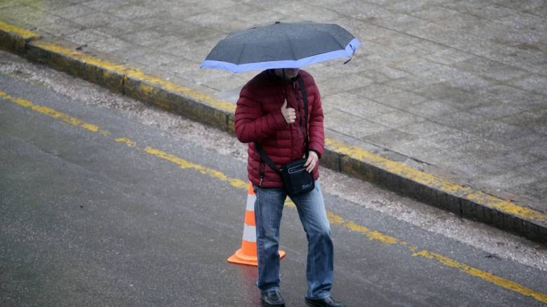 Καιρός: Νεφώσεις και λίγες βροχές σήμερα