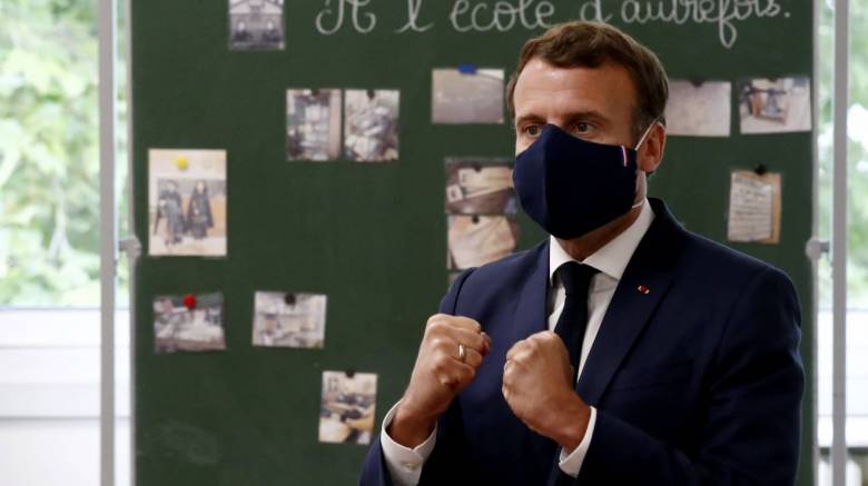 Κορωνοϊός: Ανησυχία Μακρόν για τα ταξίδια το καλοκαίρι - Περιορισμένα μόνο στην Ευρώπη