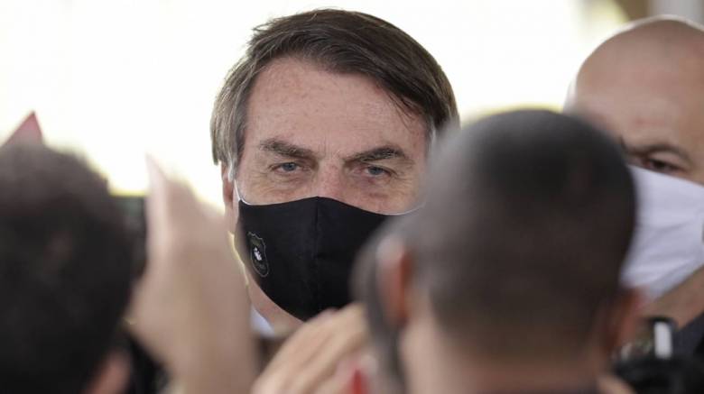 Βραζιλία: Ο Μπολσονάρου απειλεί με αποχώρηση από τον ΠΟΥ