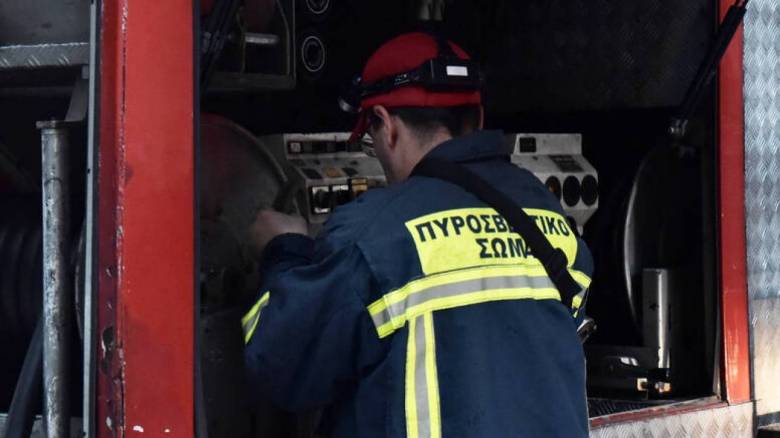 Φωτιά σε διαμέρισμα στο κέντρο της Αθήνας κινητοποίησε την πυροσβεστική