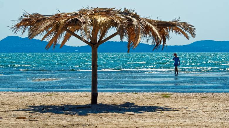 Καιρός: Ζέστη αλλά και βροχές τη Δευτέρα - Πώς θα κυμανθεί η θερμοκρασία