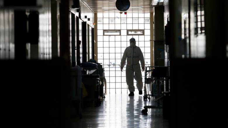 Κορωνοϊός: Στους 212 οι νεκροί - Κατέληξε ηλικιωμένη στην Αλεξανδρούπολη