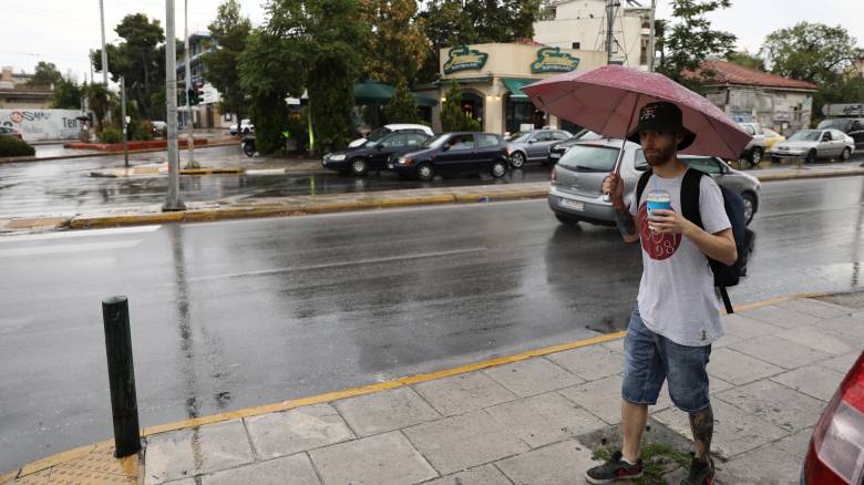 Συνεχίζεται την Κυριακή το βροχερό σκηνικό του καιρού - Πού θα κυμανθεί η θερμοκρασία