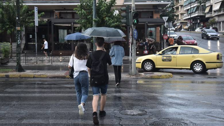Βροχερό το σκηνικό του καιρού και σήμερα - Πού θα κυμανθεί η θερμοκρασία
