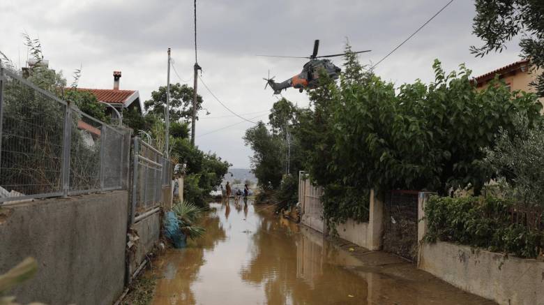 Πλημμύρες στην Εύβοια: Εντοπίστηκε ζωντανή μία εκ των αγνοουμένων 