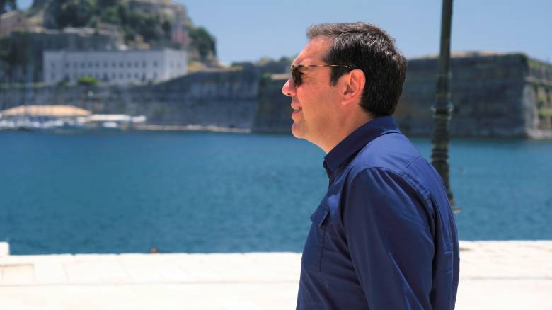 Δεκαπενταύγουστος - Τσίπρας: Περνάμε σκοτεινές μέρες, χρειαζόμαστε κουράγιο, ελπίδα και φως