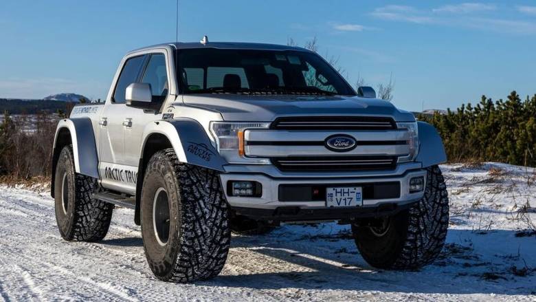 To Ford F-150 της Arctic Trucks μπορεί να κινηθεί άνετα στους αιώνιους πάγους